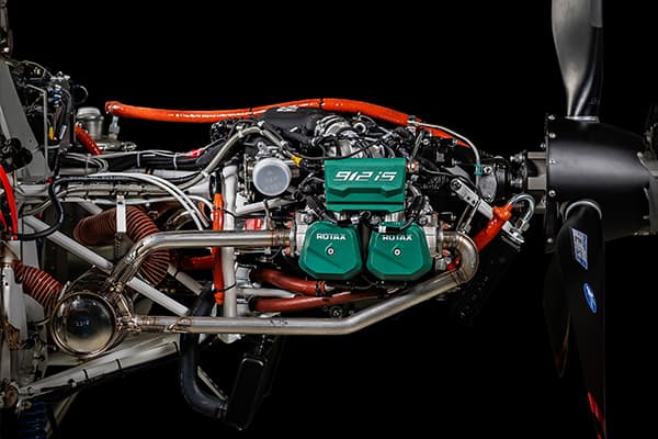 Rotax 916 iS engine